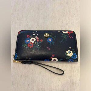 Brand New Tory Burch wallet wristlet Whimsical and pristine can use as a clutch